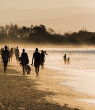 byron bay surfers